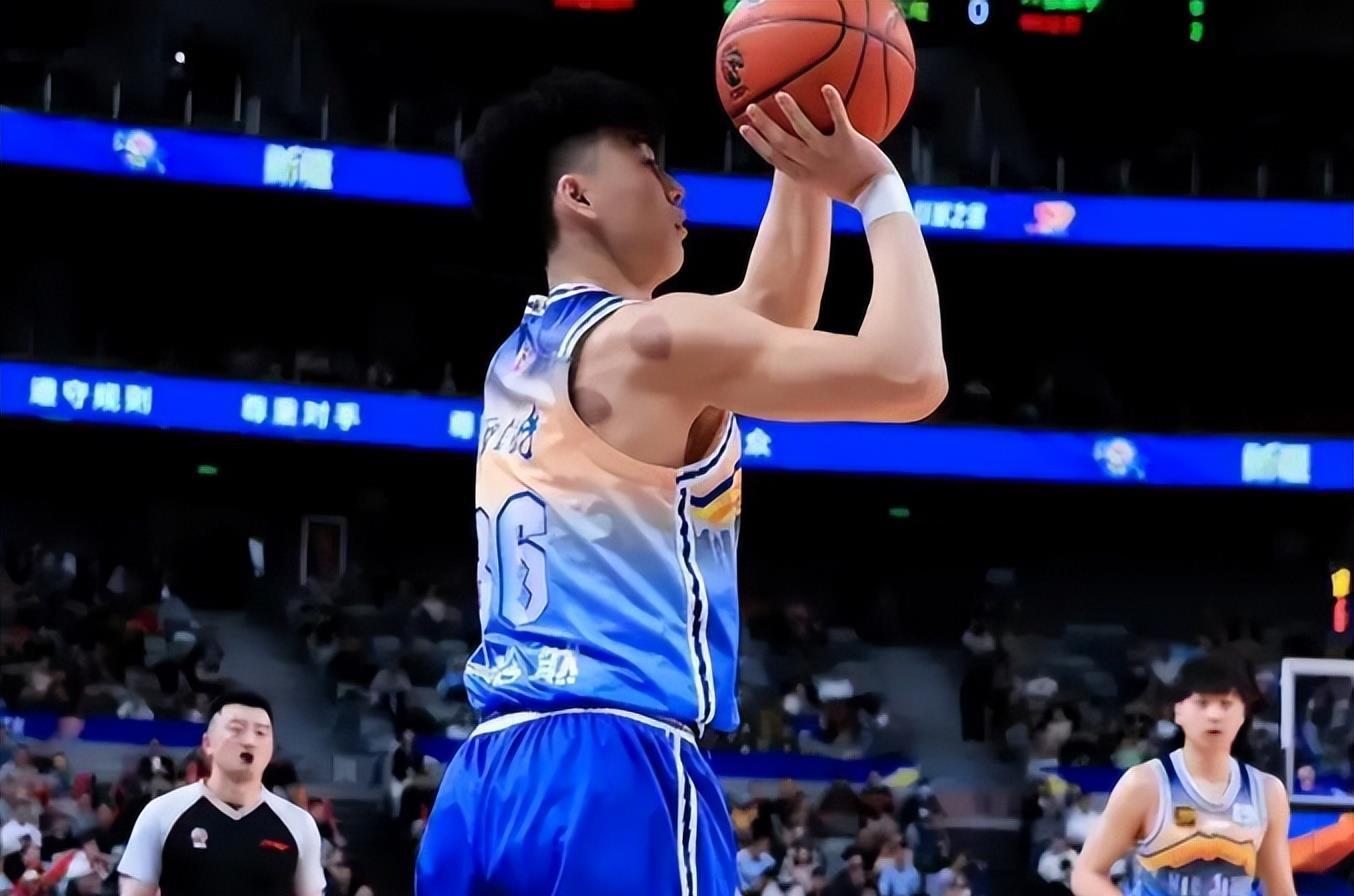 篮球明星的私人生活曝光,引发球迷围观的简单介绍 篮球明星的私人生活曝光,引发球迷围观的简单介绍