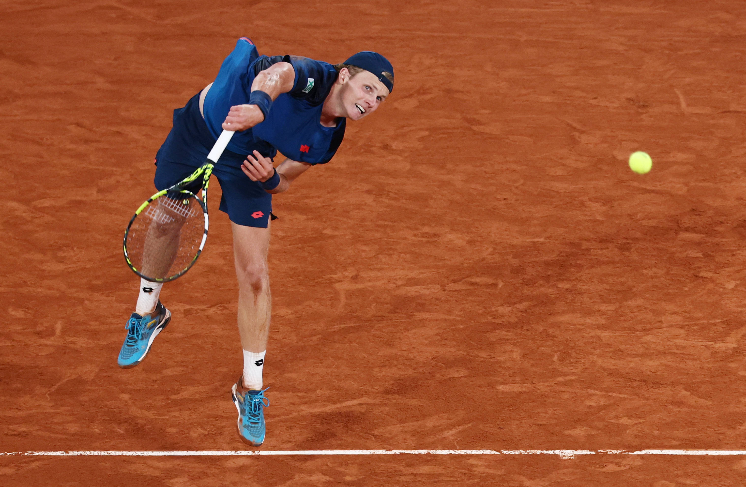 开云官网-网球选手刷新世界纪录，震撼全场