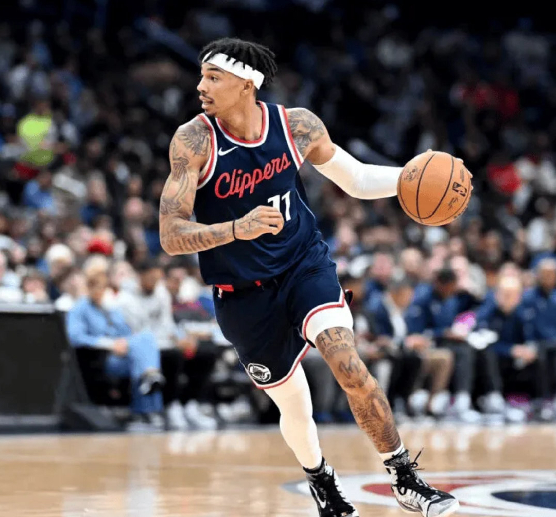 开云体育登录-快船完胜天津队，欧文惊艳四座