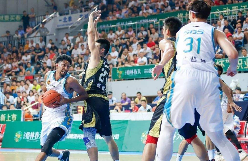 开云APP-关于青岛队碾压雄鹿，王哲林惊艳四座的信息