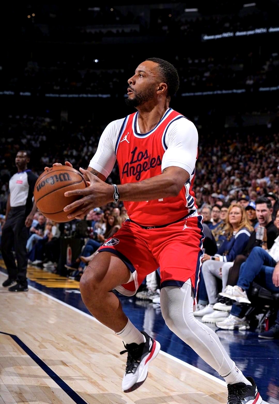 开云体育在线-快船主帅突然辞职，球队未来前景蒙上一层阴影