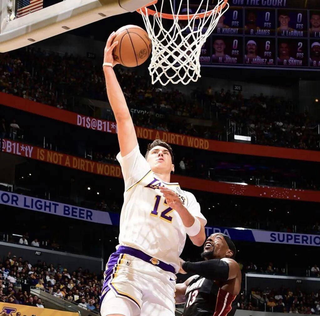 开云平台-湖人力克热火，塔图姆关键制胜