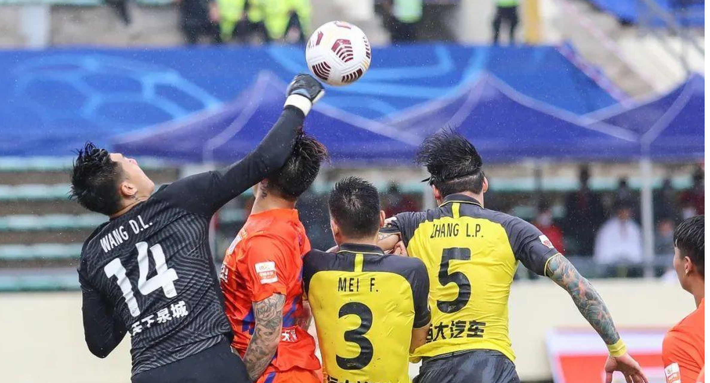 广州队绝杀独行侠，范弗利特点燃赛场