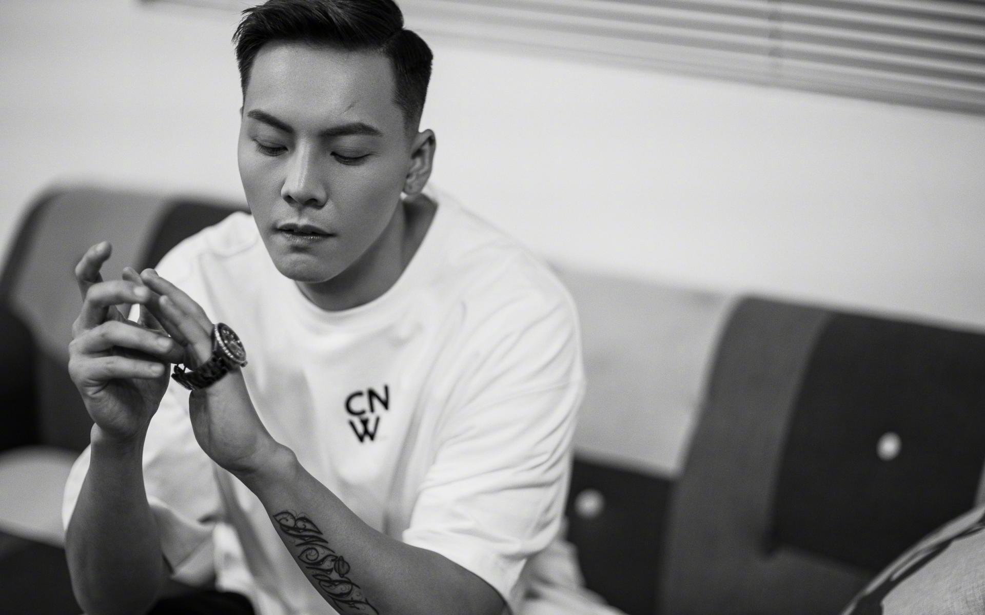 开云体育官网-从冷枪到救世主,小贾伦末节狂飙17分,骑士绝境翻盘雷霆