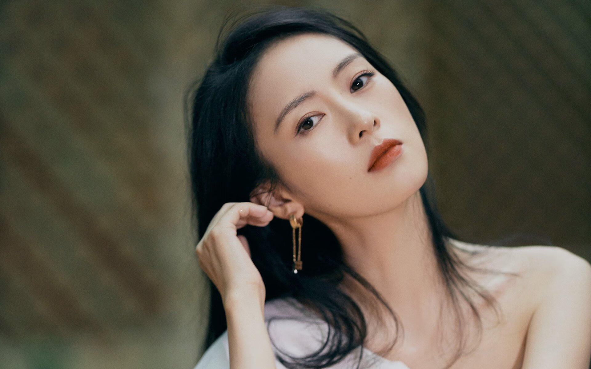 双线攻陷,米兰用纪律绞碎巴黎,库尔图瓦用指尖接管世界